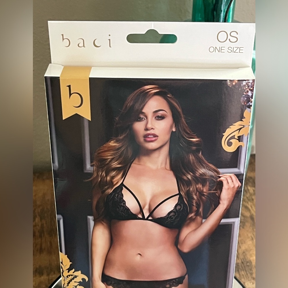 Baci Black Lace Bra & Garter Panty Set, new! - Picture 2 of 7